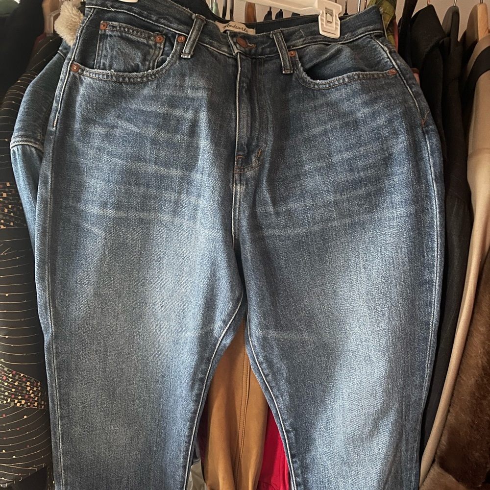 NWOT Madewell Mom Jeans with Subtle Fading